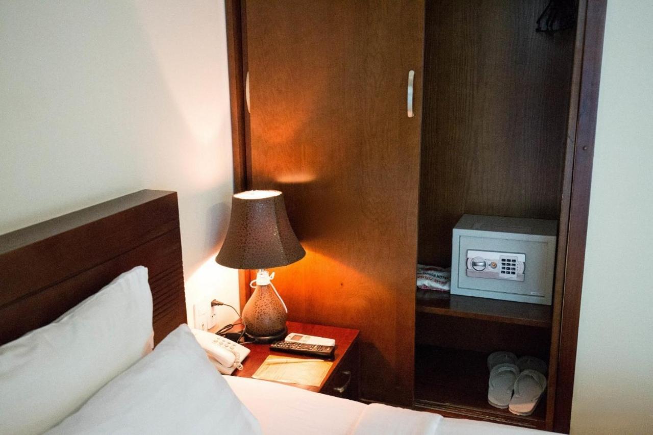 Empress Hotel Thành Pho Ho Chí Minh Esterno foto